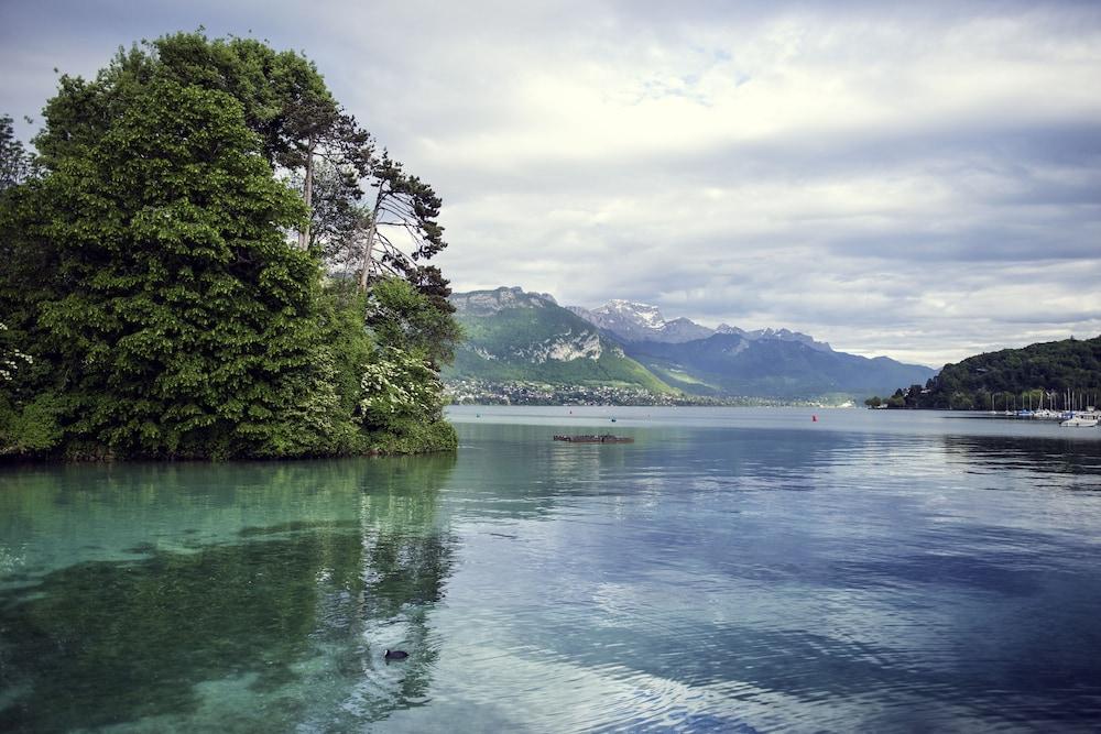 Greet Hotel Annecy Cran-Gevrier Экстерьер фото